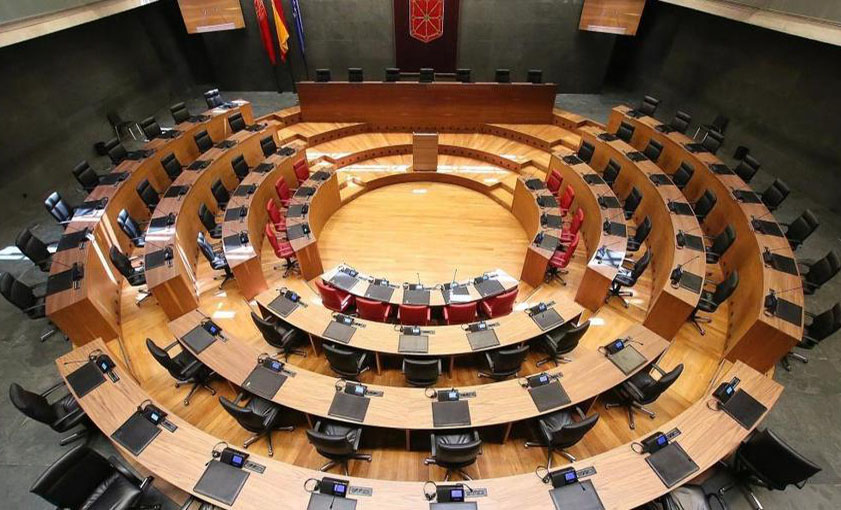 Análisis político de actualidad. Aula parlamentaria, nuevo curso de UNED Sénior